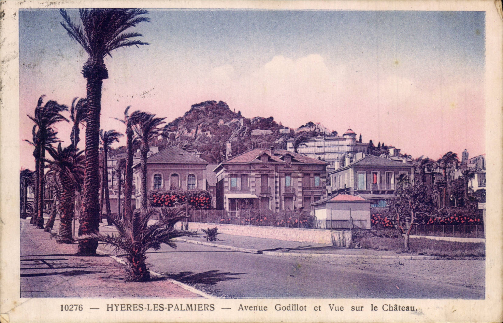 Hyères-les-Palmiers — Avenue Godillot et Vue sur le Château — n° 10276
