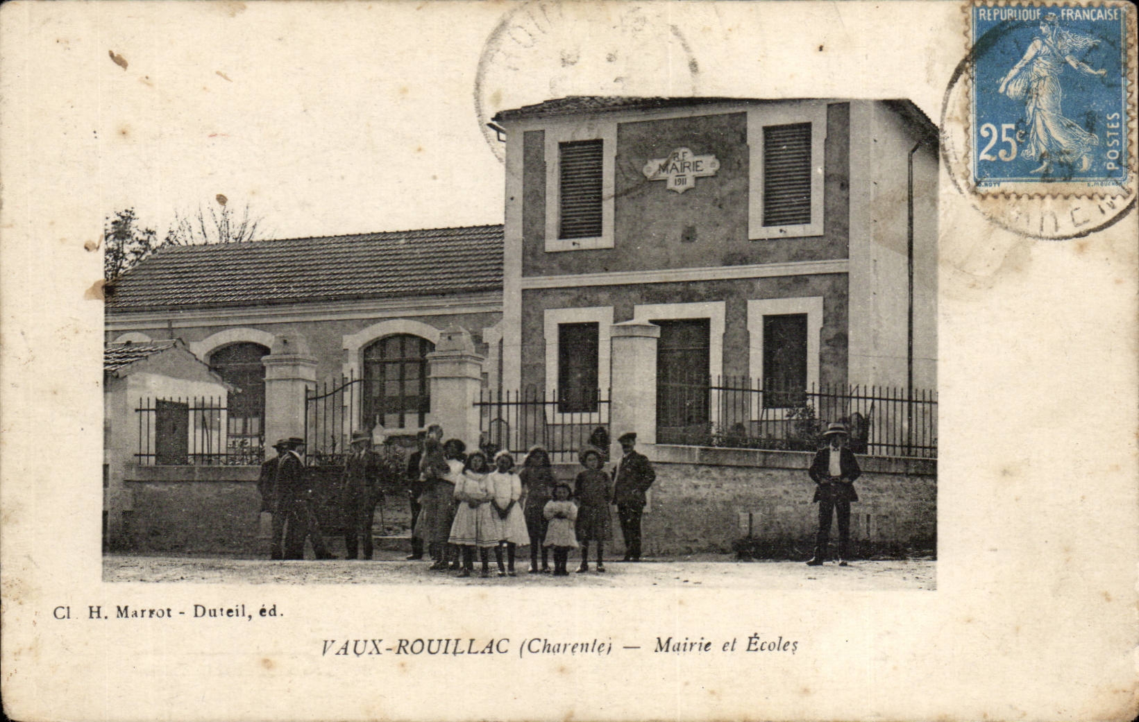 l'Aux Rouillac - Mairie et Ecoles - CPA 