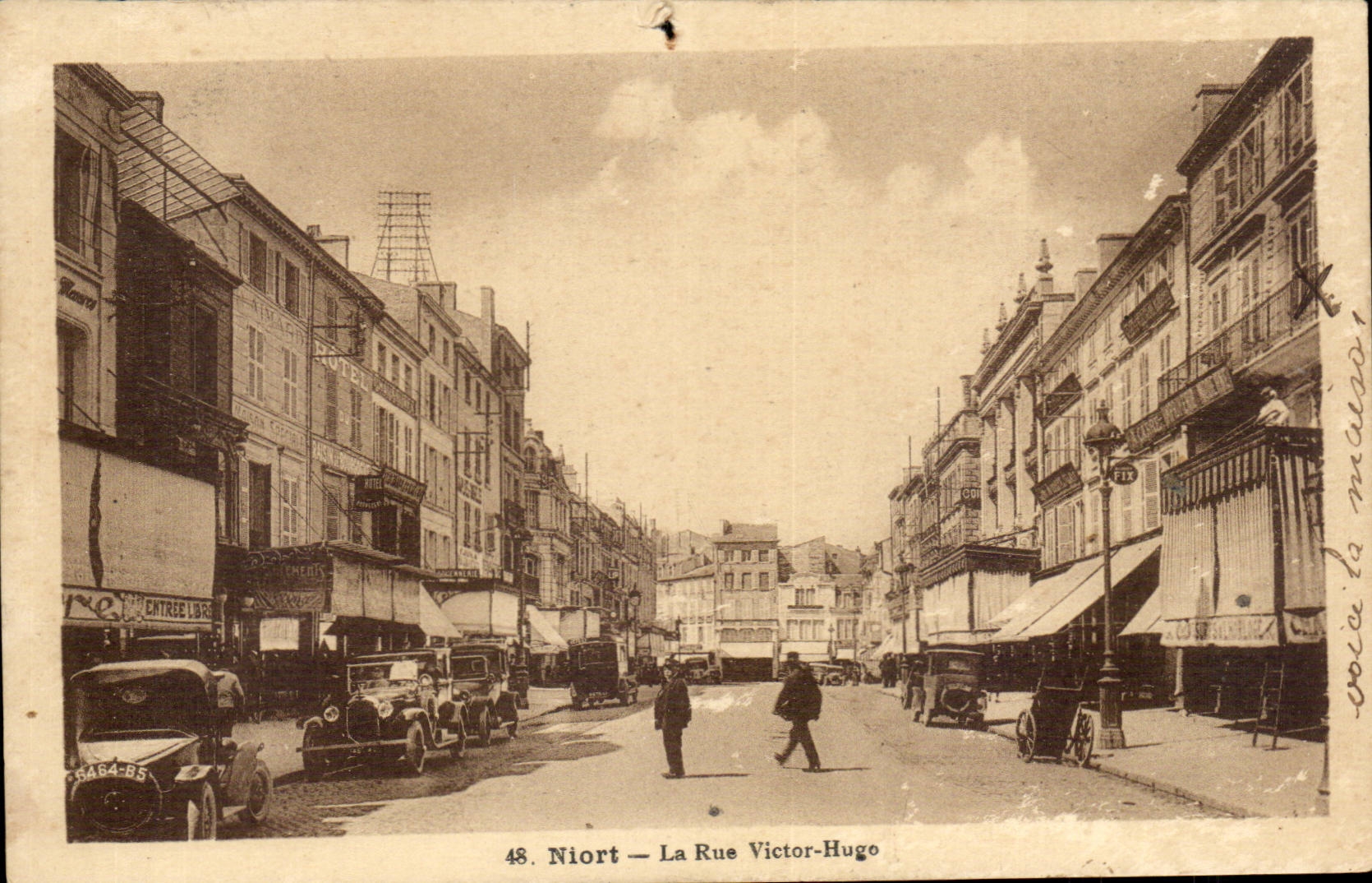 Niort — La Rue Victor-Hugo — Éditeur : Niort, n° 48