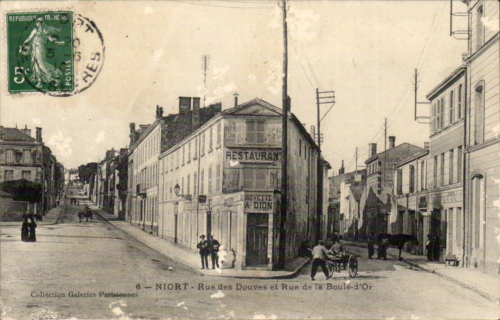 Cognac - Rue des Douves et rue de la Boule d'Or CPA 