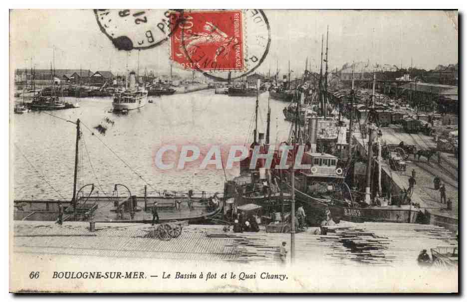 Boulogne sur Mer - Le bassin a flot et le quai Chanzy - CPA 