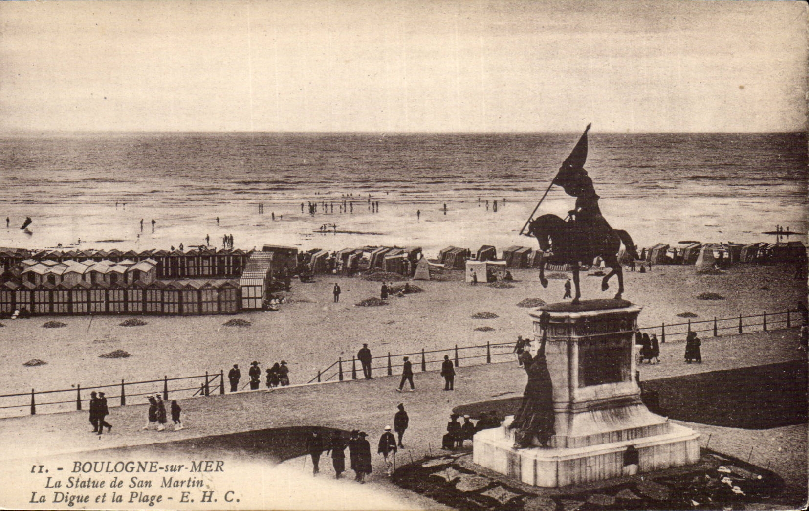 Le Touquet Paris Plage - La Statue de San Martin La Digue et la Plage - CPA (publicite Hotel Meurice)
