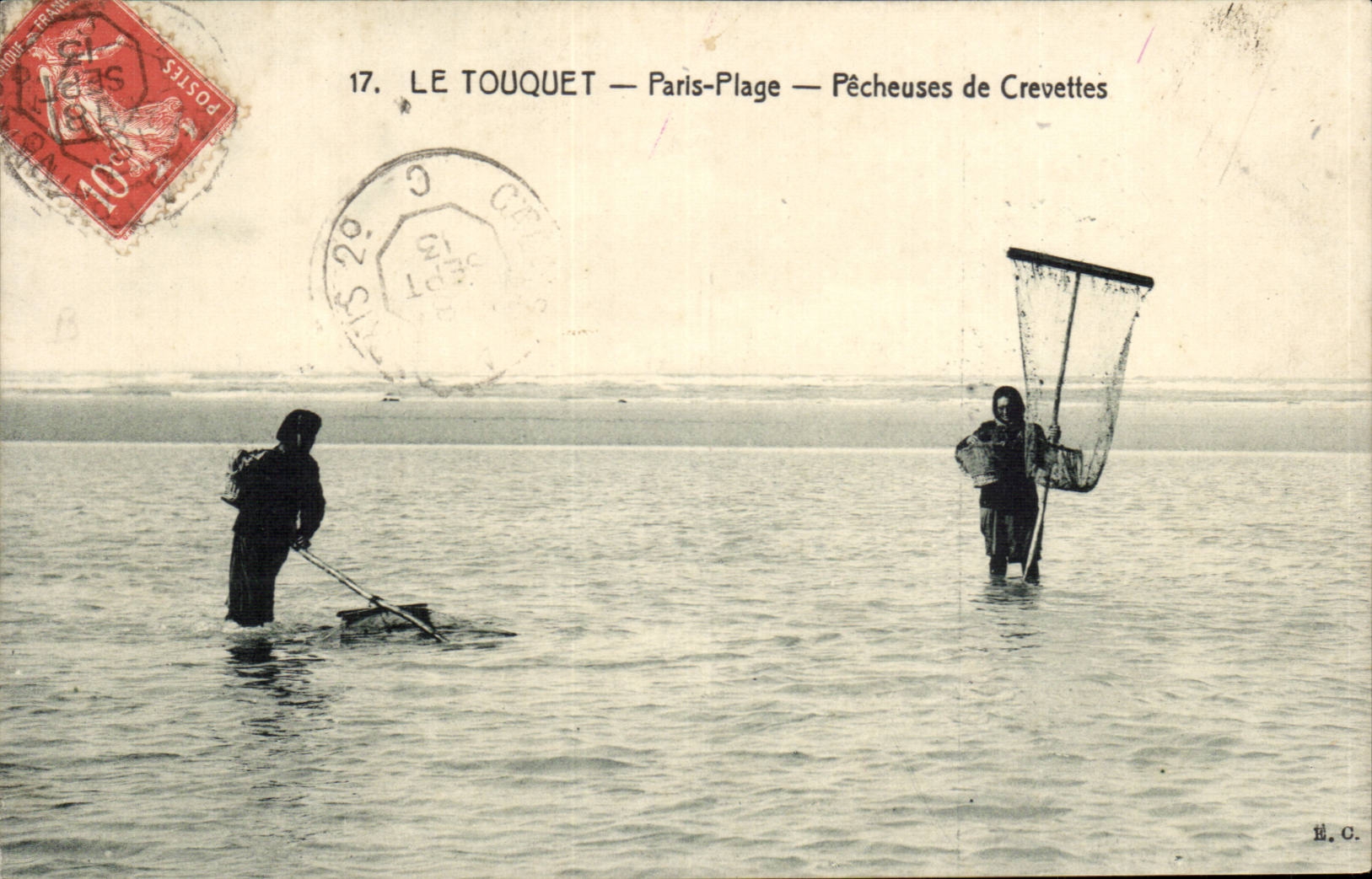 Le Touquet Paris Plage - Pecheuses des Crevettes - Women fishing for shrimp - CPA 