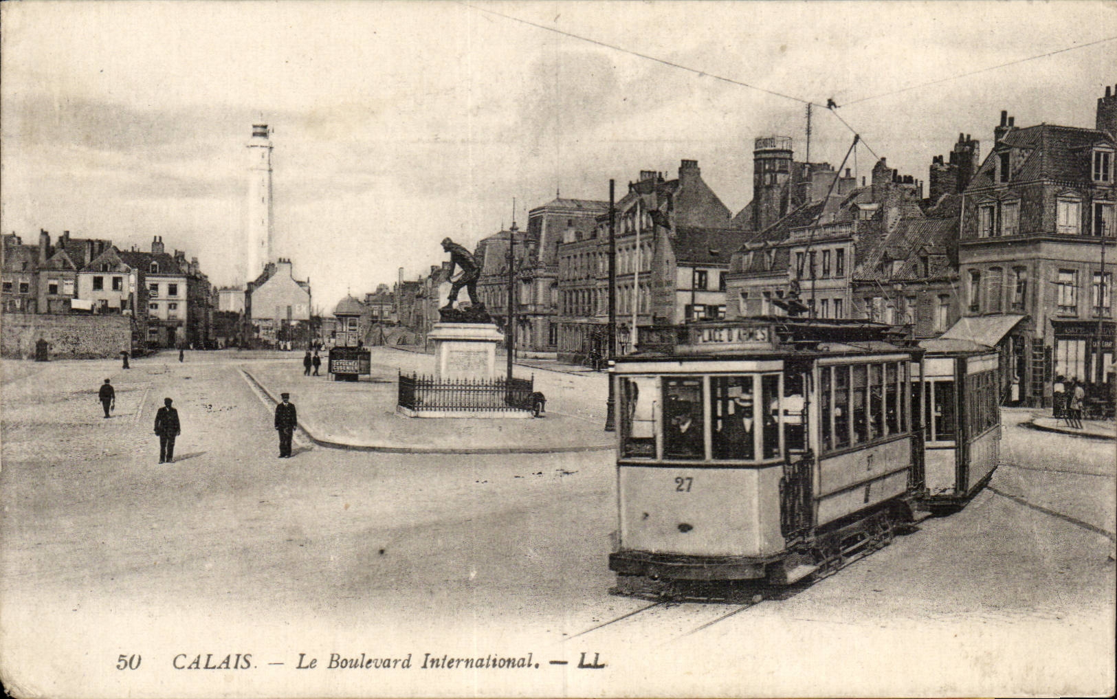 Calais — Le Boulevard International — LL