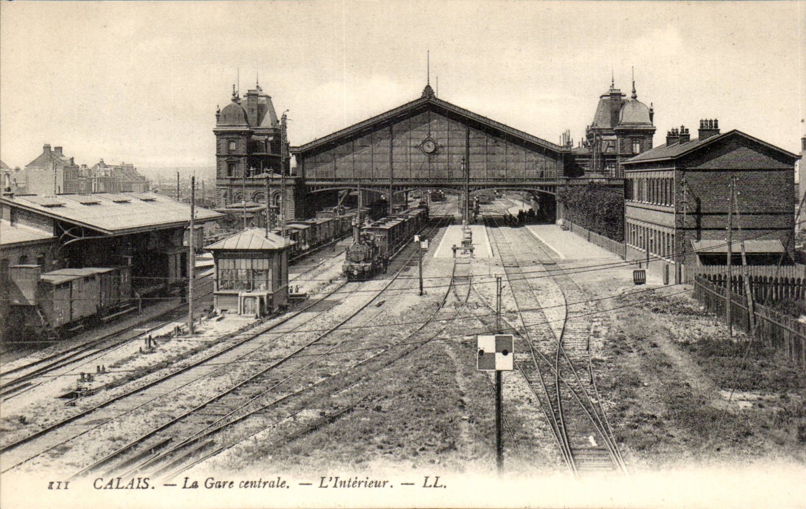 Calais - La Gare Centrale - L'Interieur - CPA 