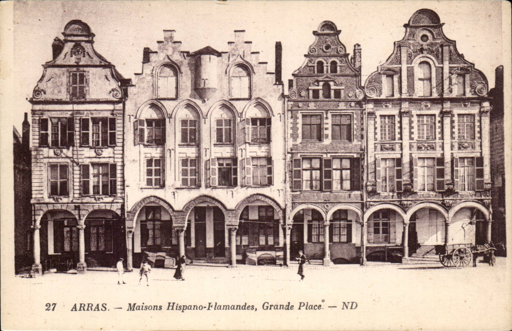 Arras - Maisons Hispano - Flamandes - Grande Place - CPA 