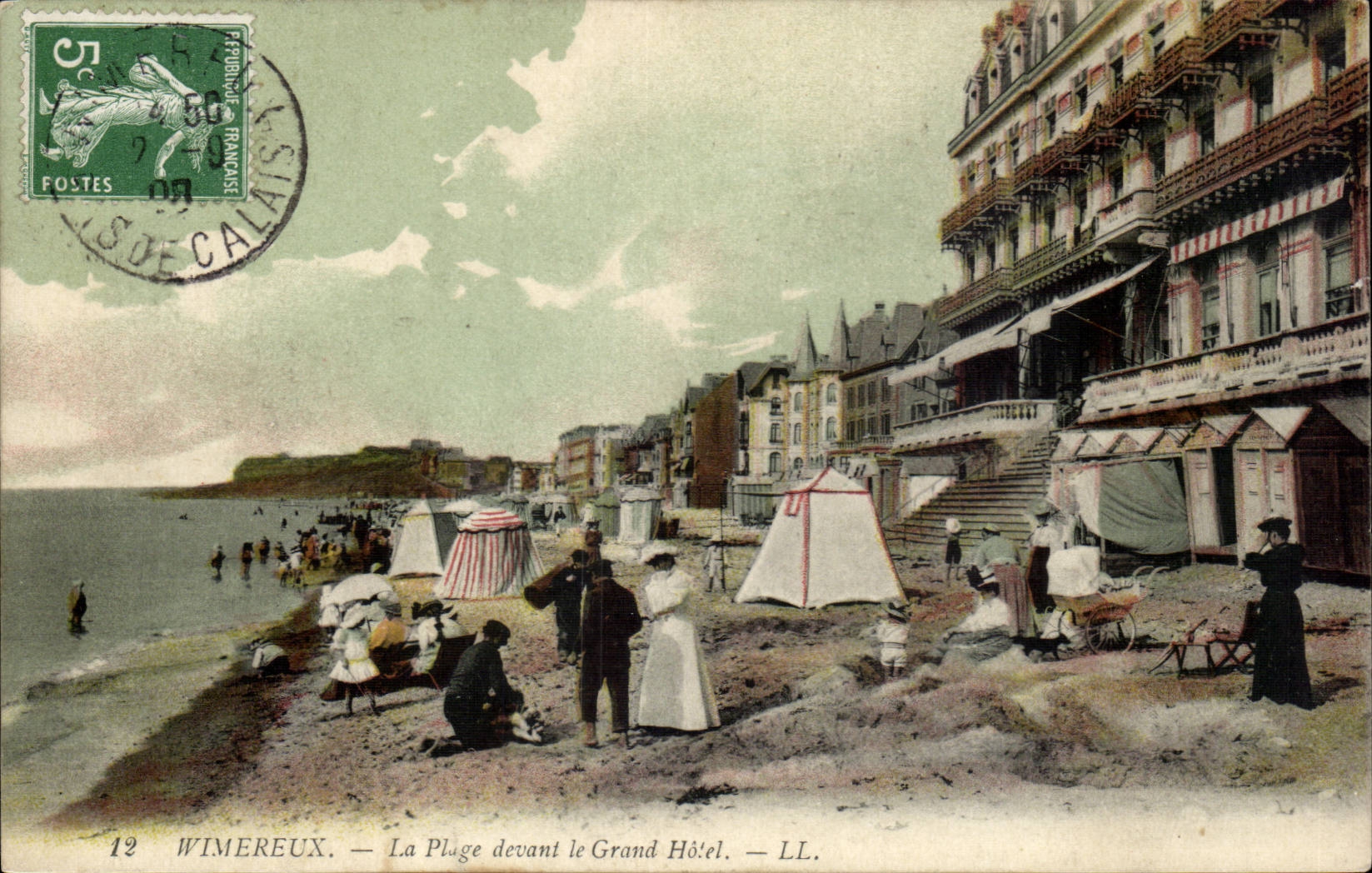 Wimereux - La Plage devant la Grand Hotel - CPA 