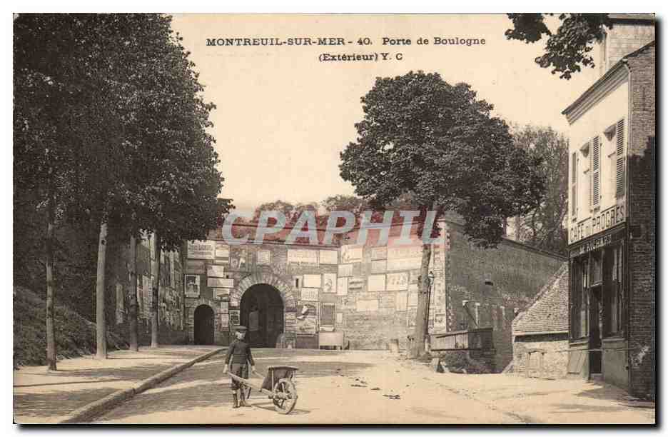 Montreuil sur Mer - Porte de Boulogne - Enfant - Child with wheelbarrow CPA 