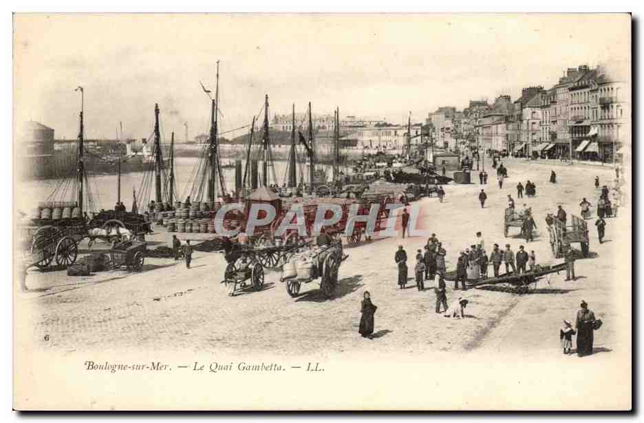 Boulogne sur Mer - Le Quai Gambetta - bateau - boat CPA 