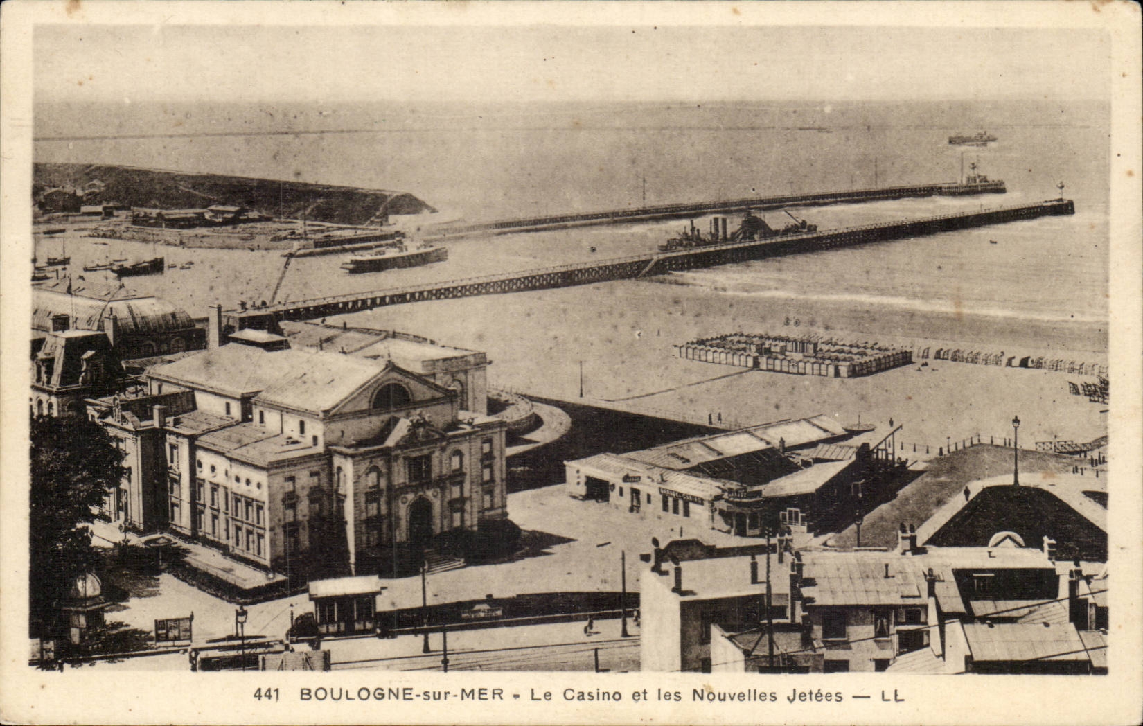 BOULOGNE-sur-MER — Das Casino und die neuen Piers — LL