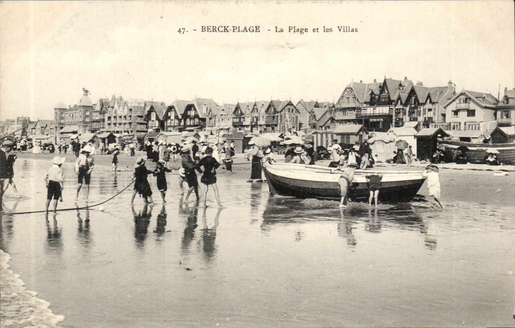 Berck Plage - La Plage et les Villas - bateau - boat - CPA 