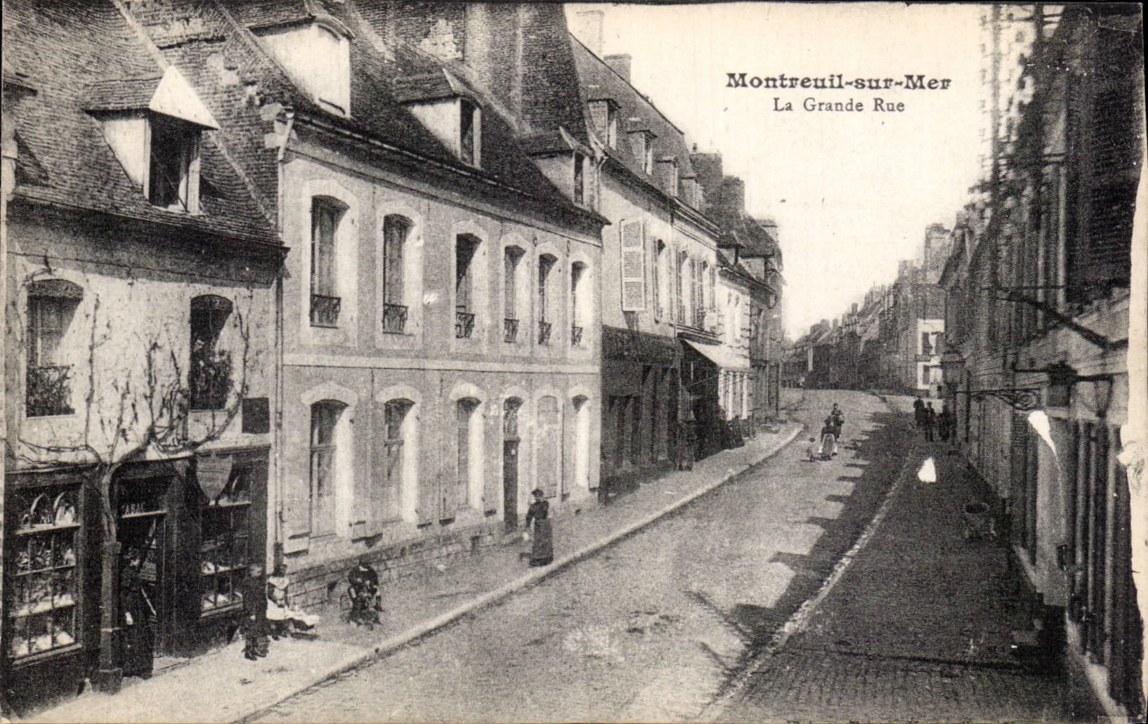 Montreuil sur Mer - La Grande Rue CPA 