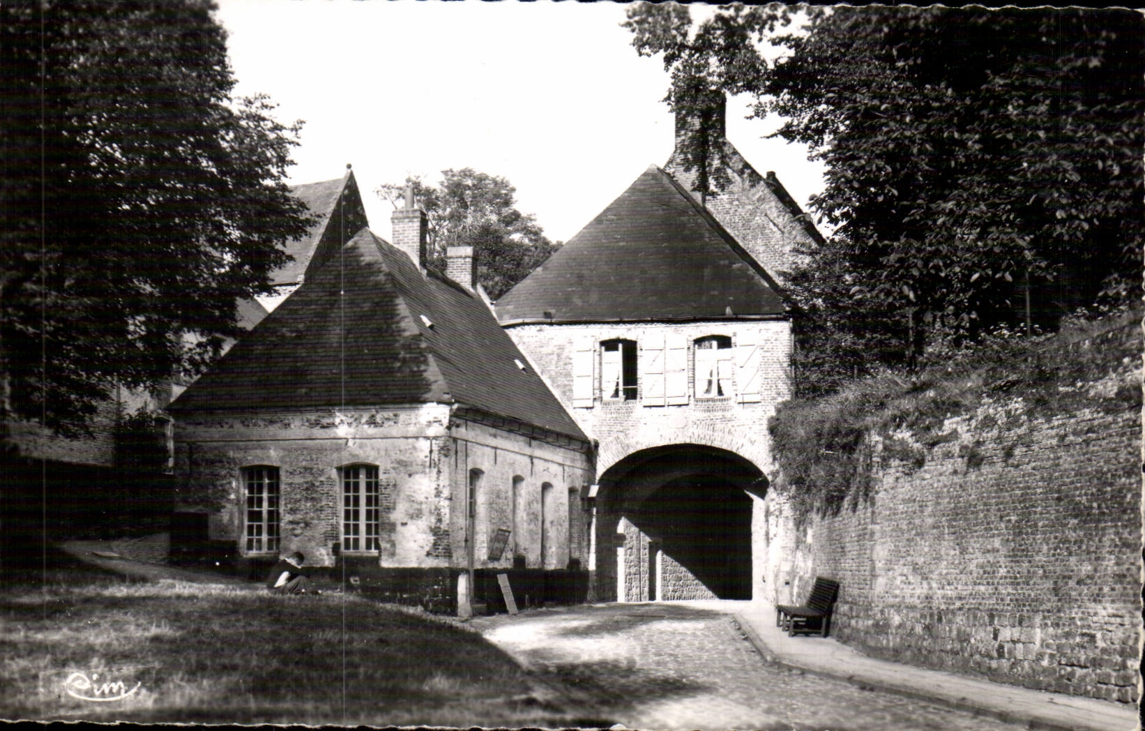 Montreuil sur Mer - Entree Interieure de la Citadelle - CPA 