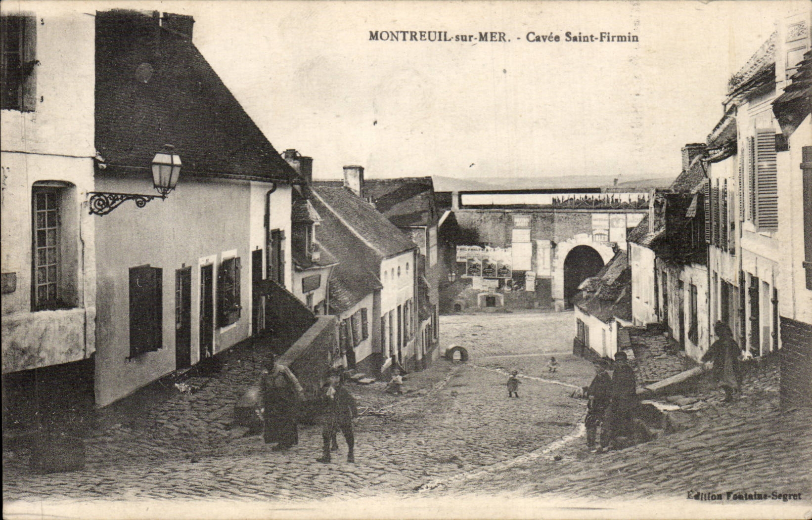 Montreuil sur Mer - Cavee Saint Firmin CPA 