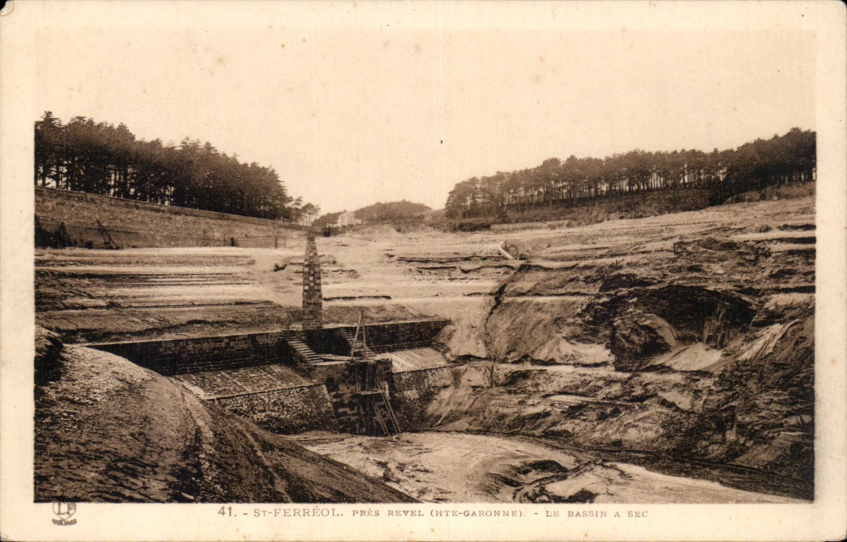 St-Ferréol - Près Revel (Hte-Garonne) - Le bassin à sec