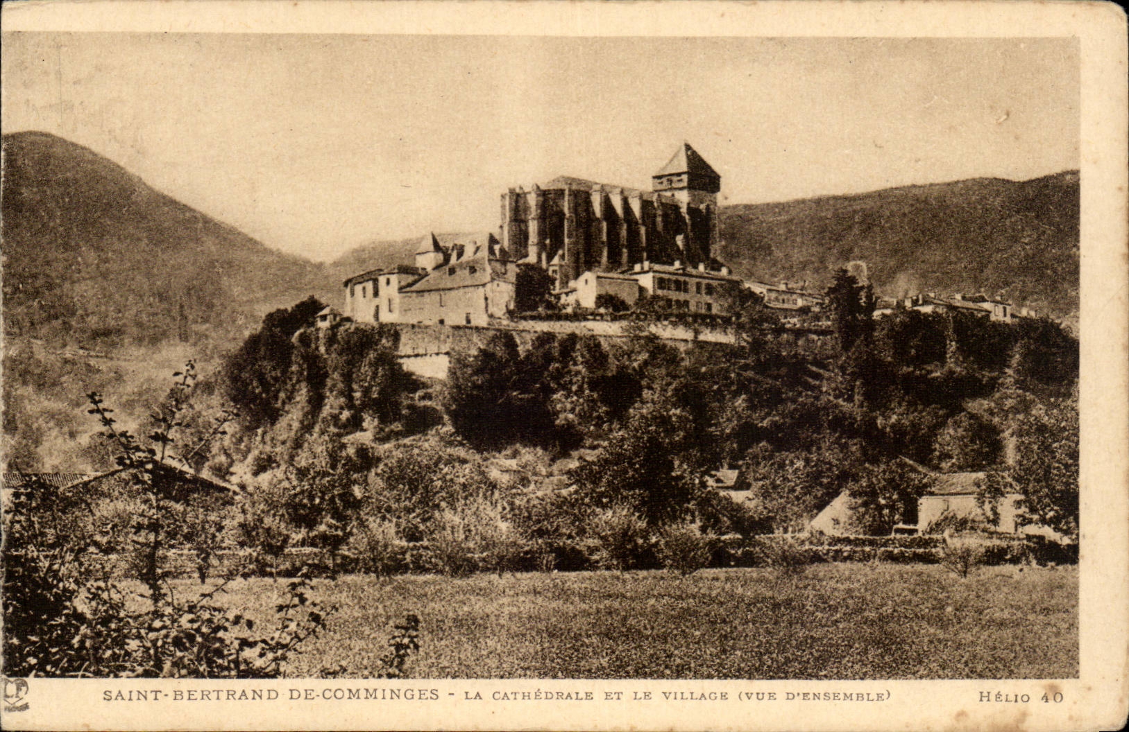 Saint Bertrand de Comminges - Ensemble de la Cathedrale et du Village CPA 