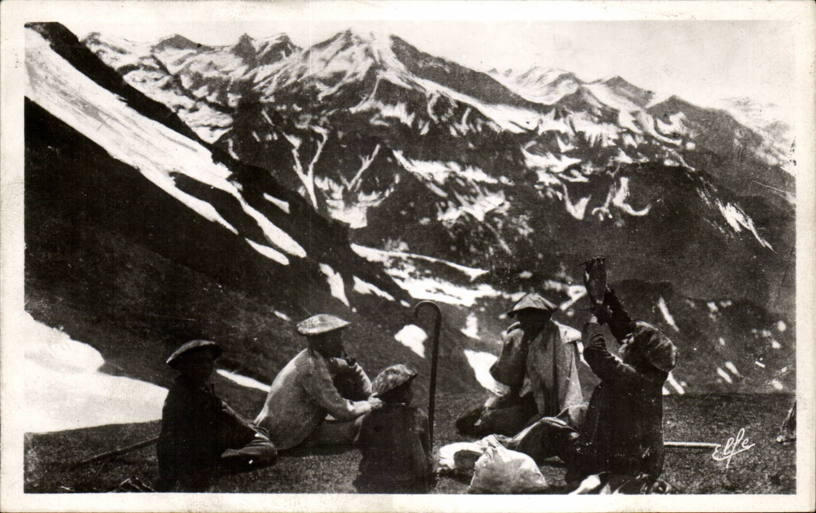 Pepas de Patres en Montagnes - CPA 