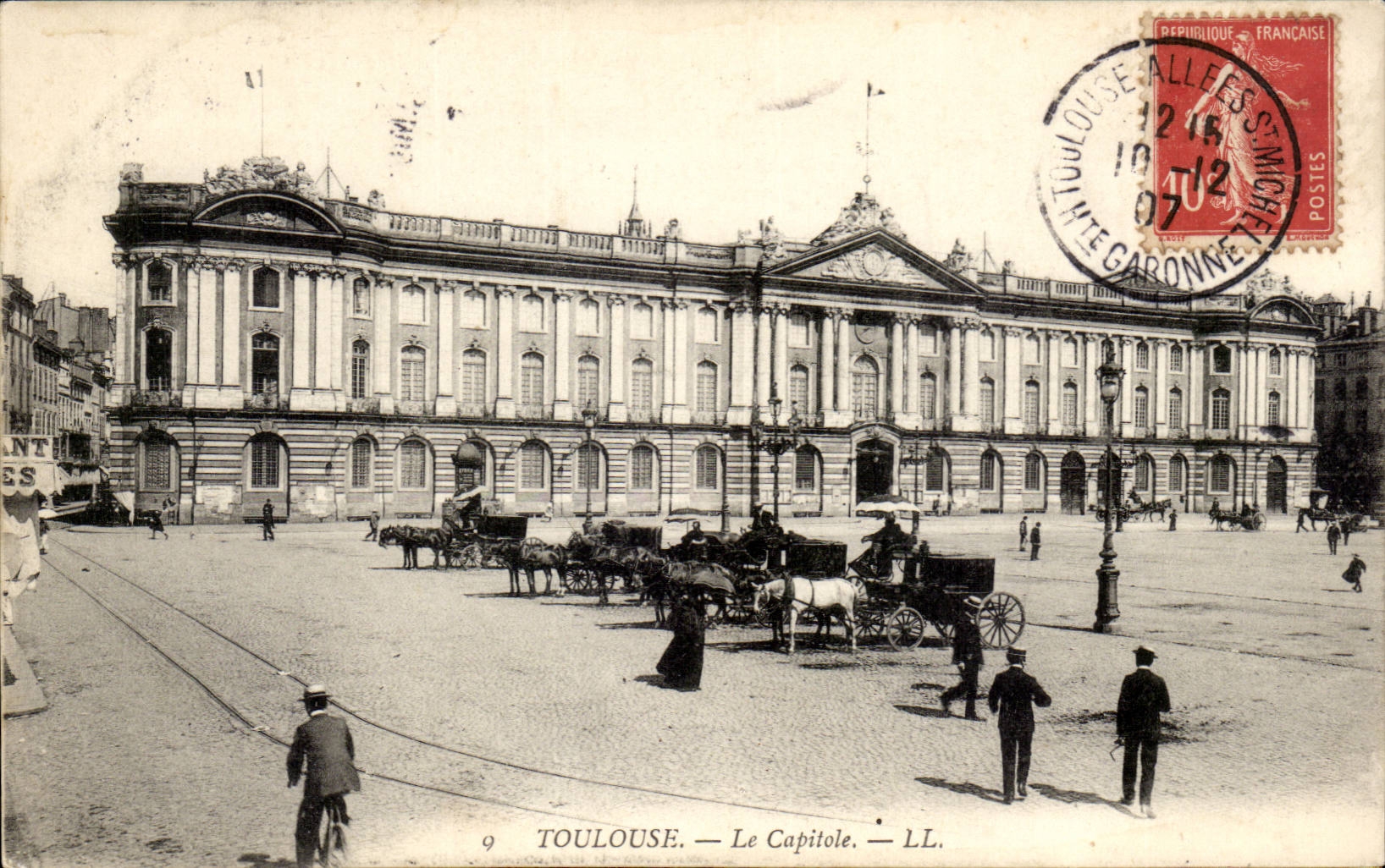 Toulouse - Le Capitole - CPA (caleches)