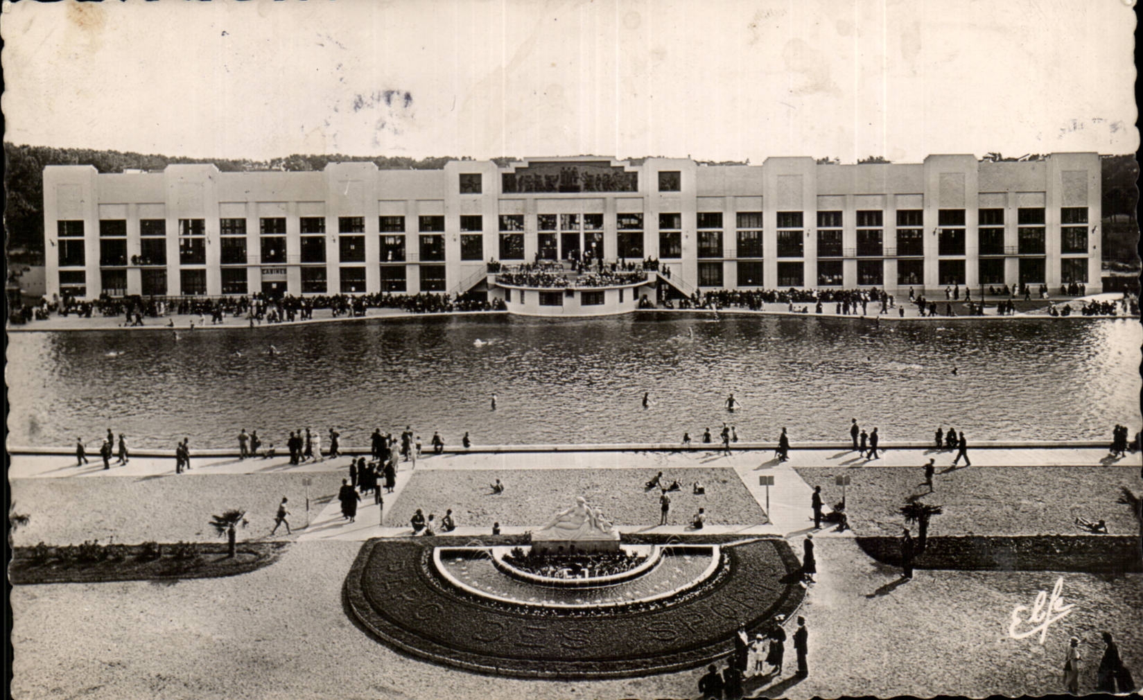 Toulouse — Grande Piscine Municipale — Vue sur le Grand Bassin — Éditeur : Pyrénées-Océan, n° 122