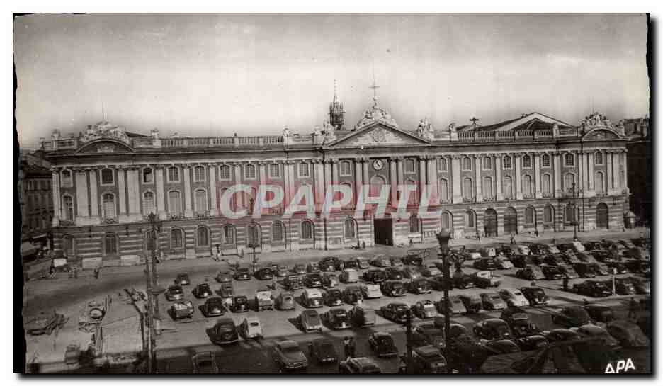 Toulouse — Hôtel de Ville et Théâtre — Place du Capitole — APA-POUX