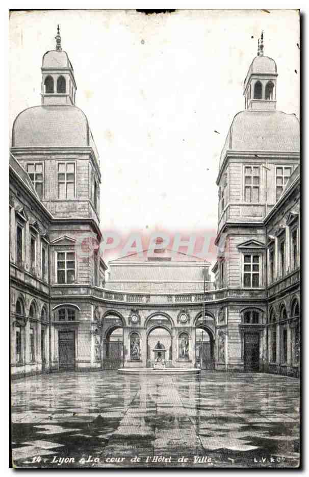 Lyon - La Cour de l'Hotel de Ville - CPA 