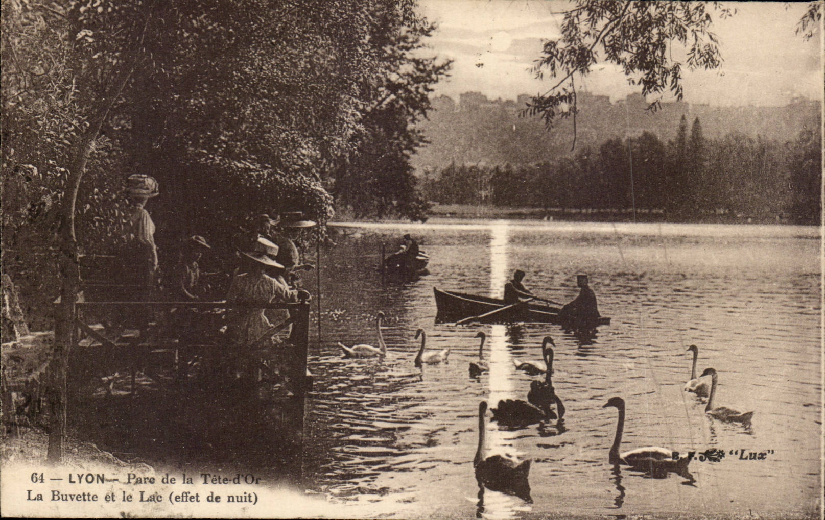 Lyon - Parc de la Tete D'Or - La Buvette et le Lac - bateau - boat - cygnes - swans - CPA 
