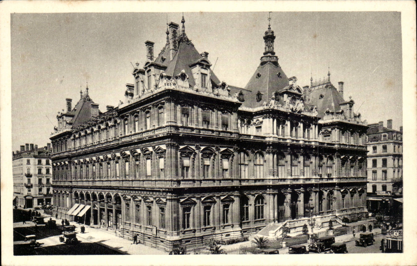Lyon - Palais de la Bourse - CPA 