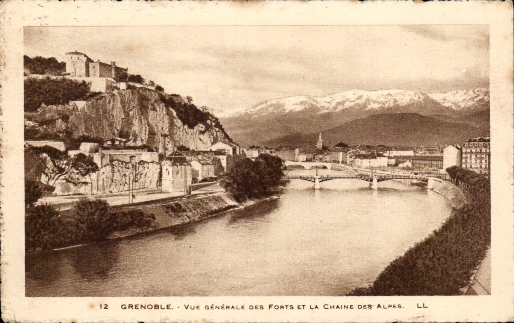 Grenoble — Vue générale des forts et la chaîne des Alpes — LL, n°12