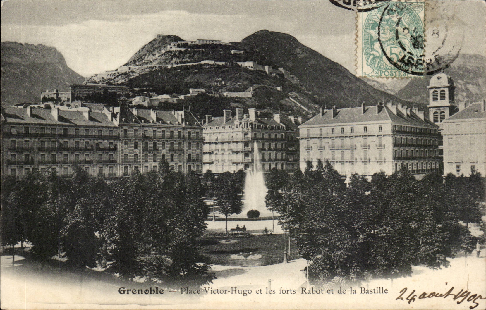 Grenoble - Place Victor Hugo et les forts Rabots de la Bastille - CPA 
