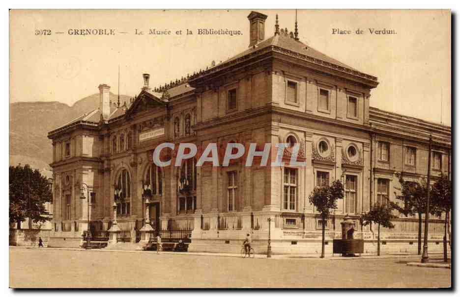 Grenoble — Le Musée et la Bibliothèque — Place de Verdun.