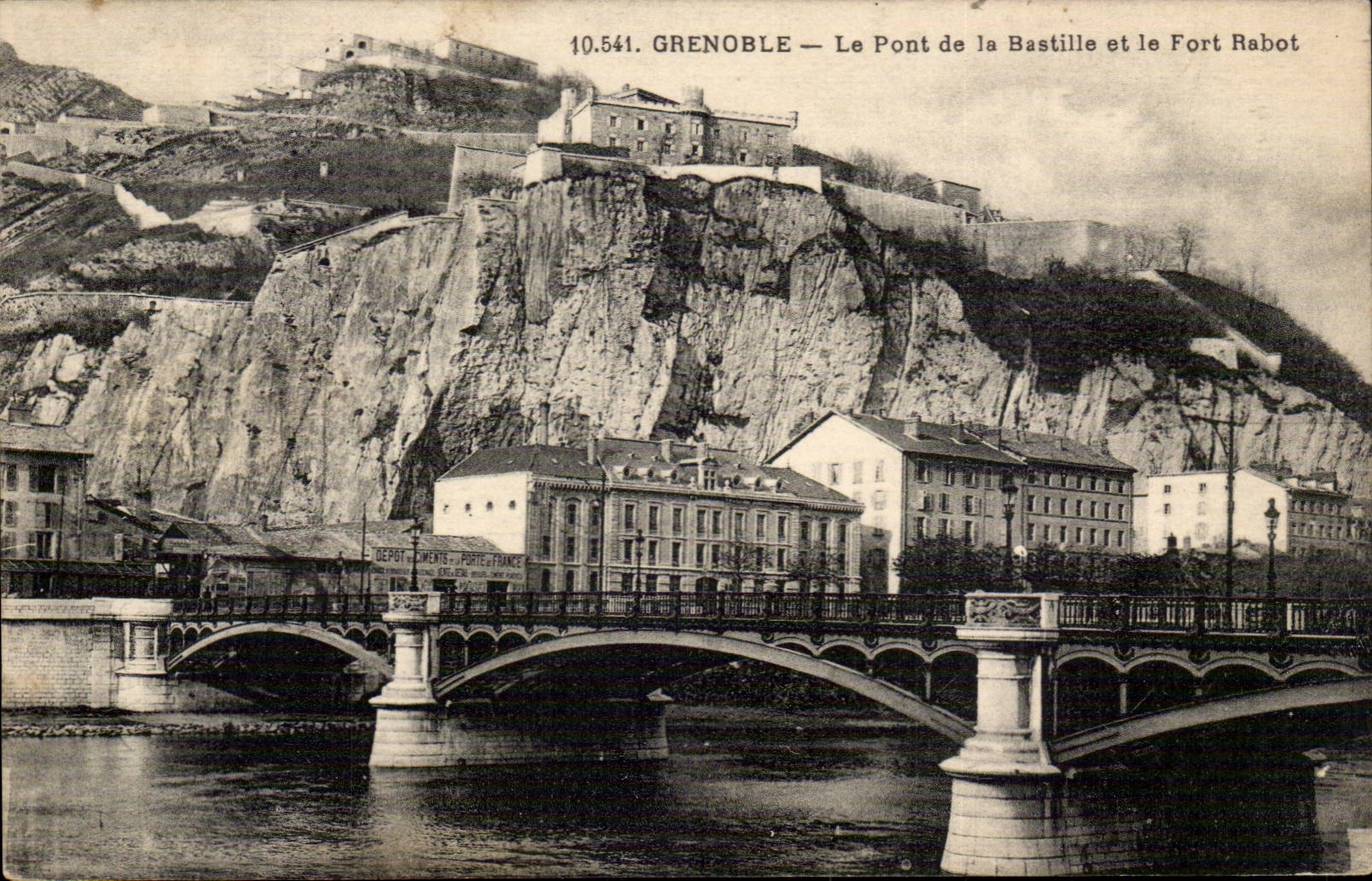 Grenoble — Le Pont de la Bastille et le Fort Rabot — Dépôt des Ments, Porte d'France