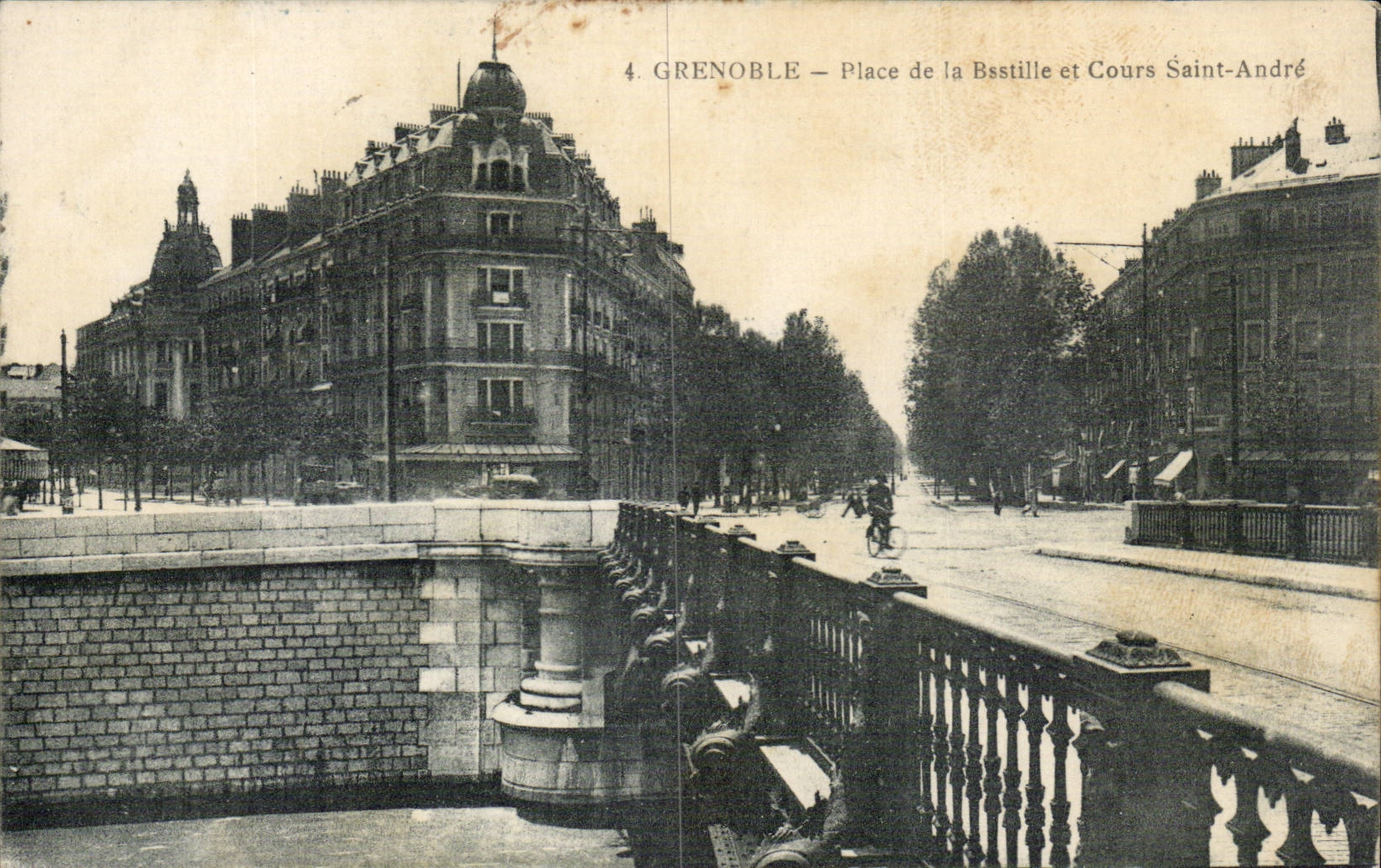 Grenoble - Place de la Bastille et Cours Saint Andre - CPA 