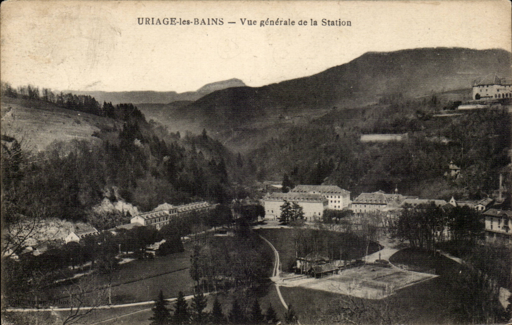 Uriage les Bains - Vue Generale de la Station CPA (tennis)