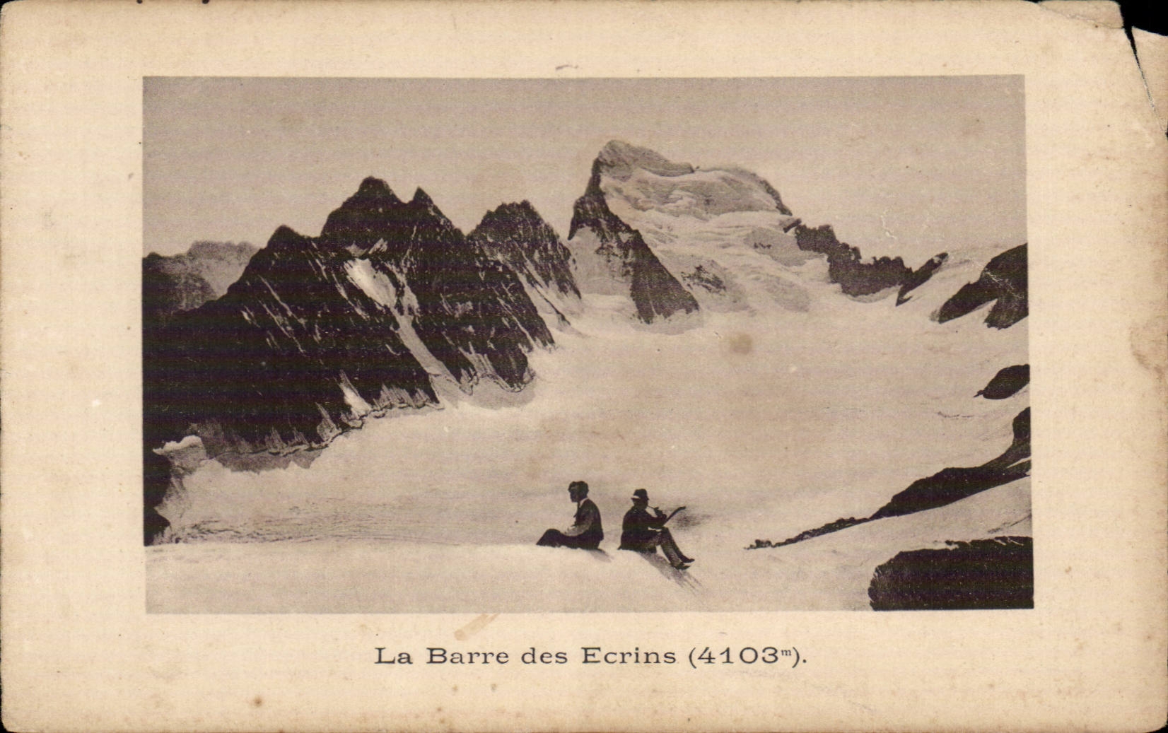 La Barre des Ecrins (4103m) — vue alpine avec deux personnes assises — CPAPHIL