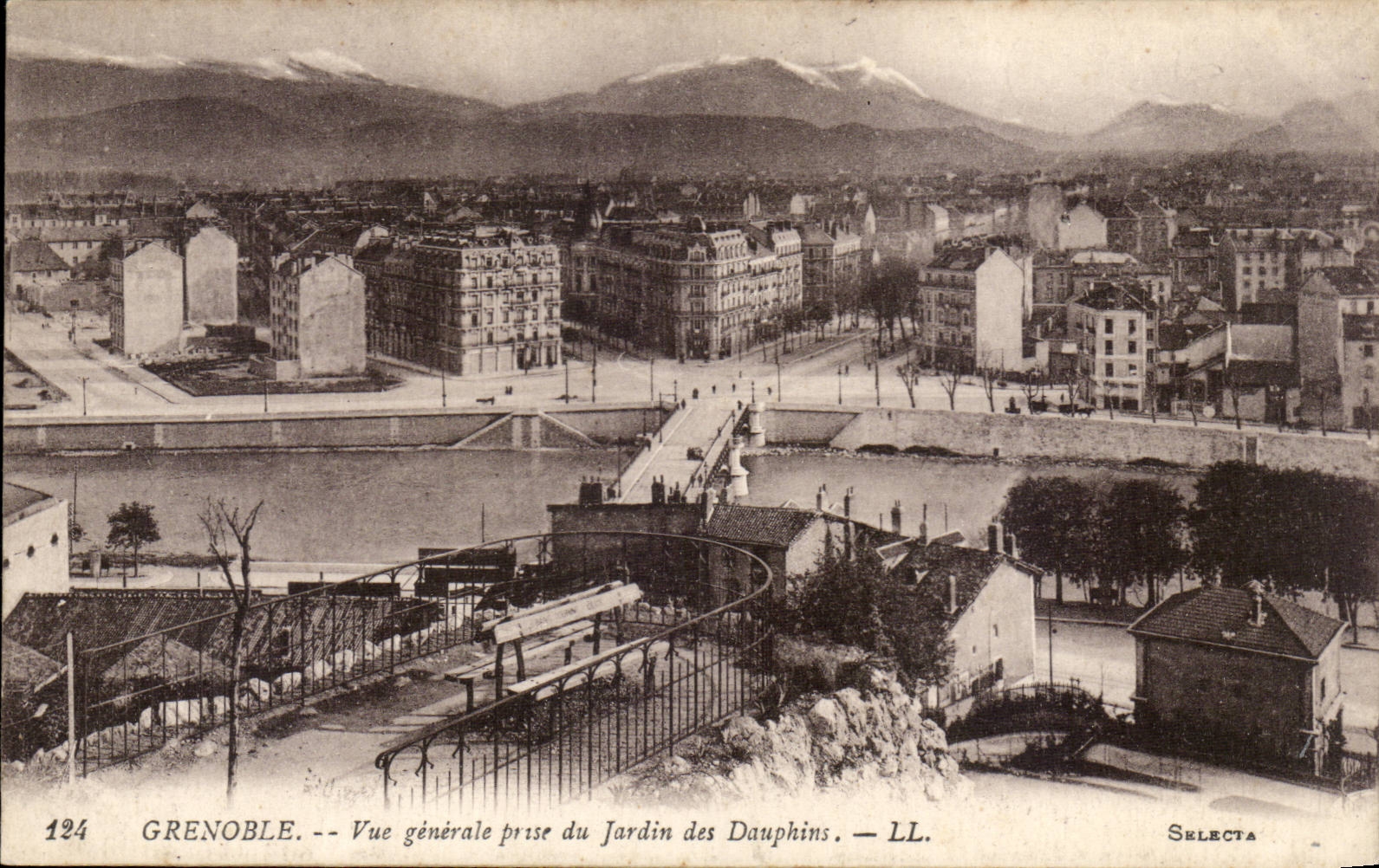 Grenoble CPA Vue generale prise du jardin des Dauphins