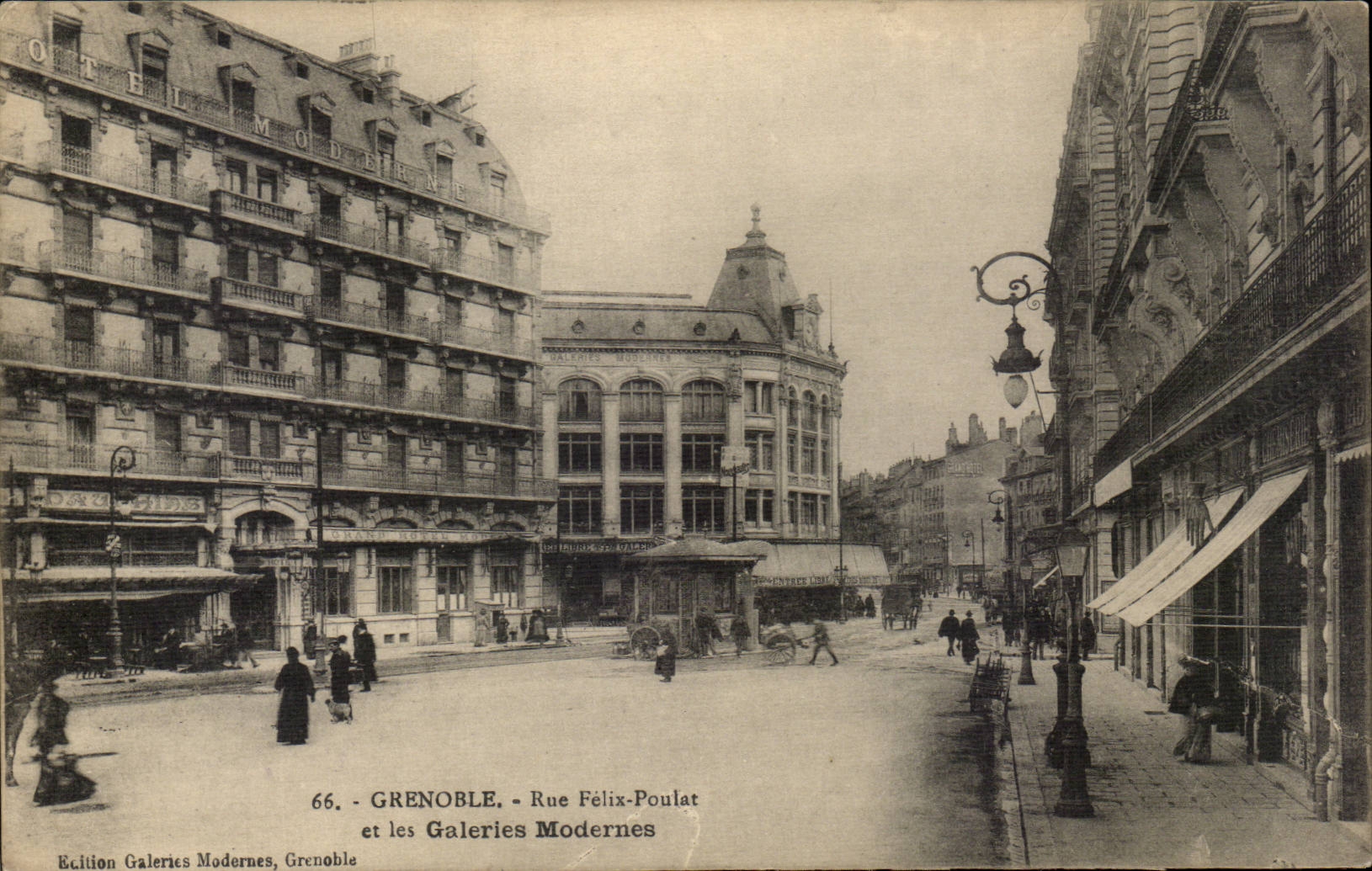 Grenoble CPA Rue Felix Poulat et les Galeries modernes