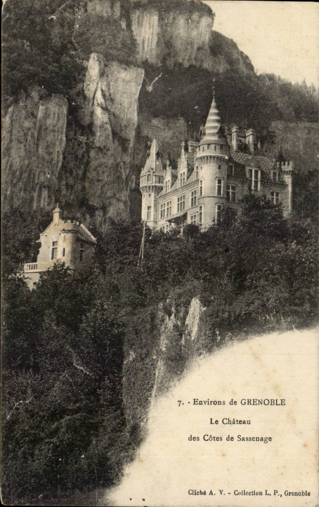 CPA Environs de Grenoble Le chateau des cotes de Sassenage