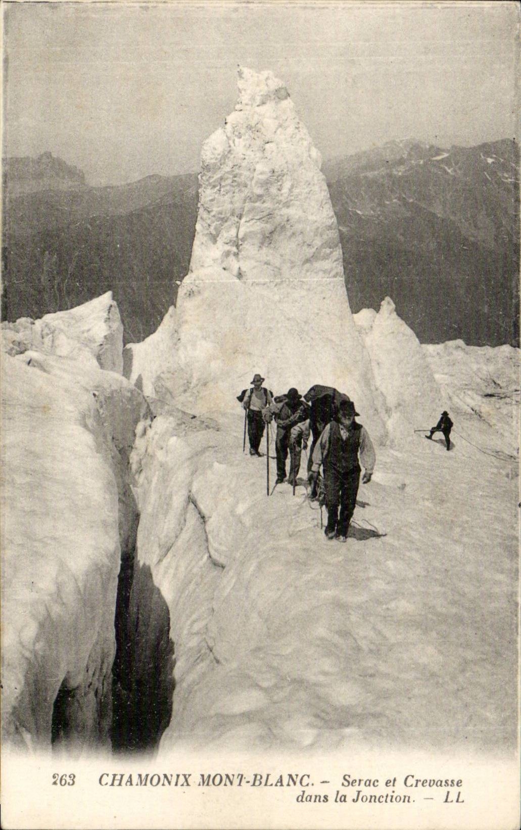 Chamonix Mont-Blanc — Serac et Crevasse dans la Jonction — LL