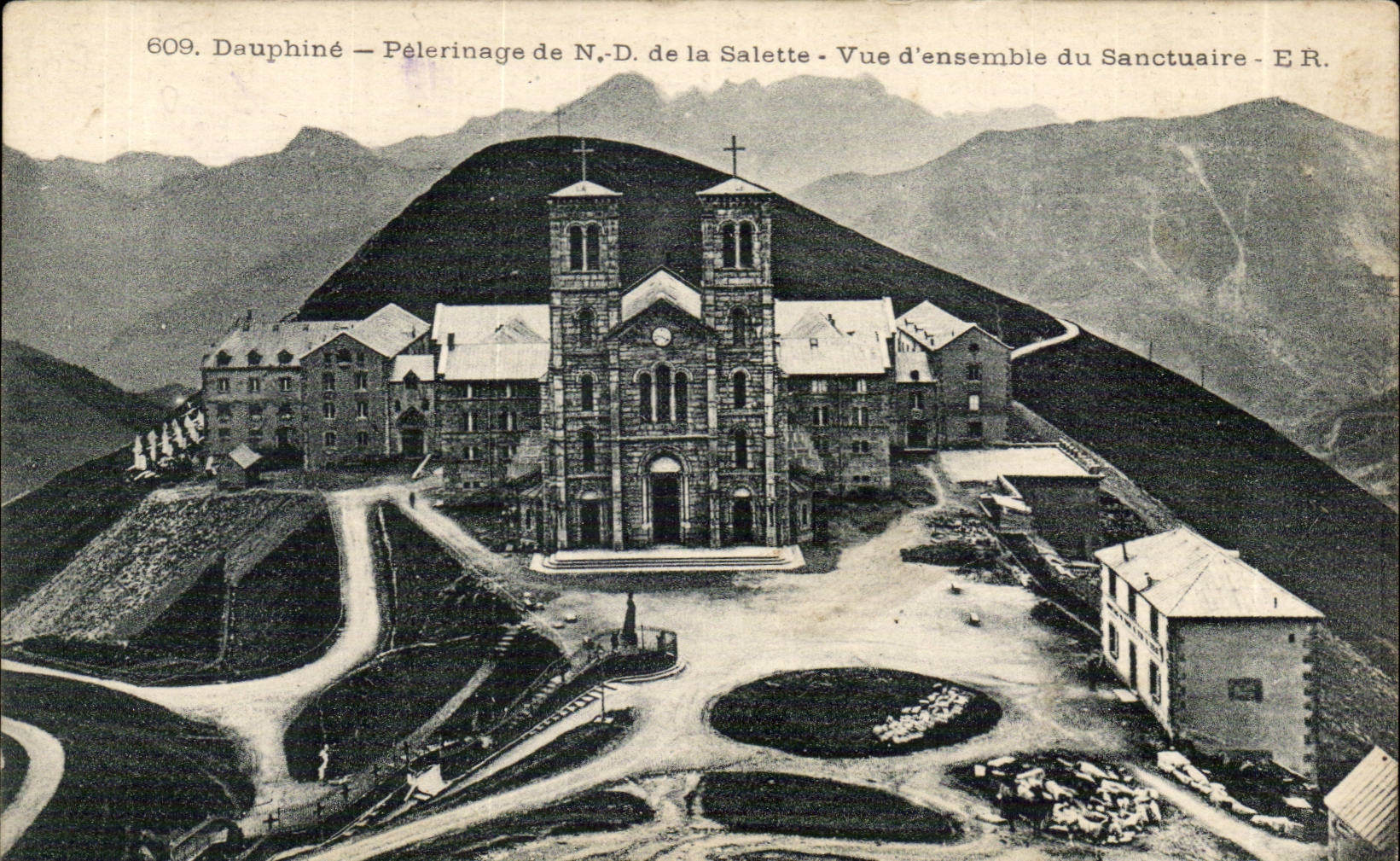 DAuphine CPA Pelerinage d eND de la Salette Vue d'ensemble du sanctuaire