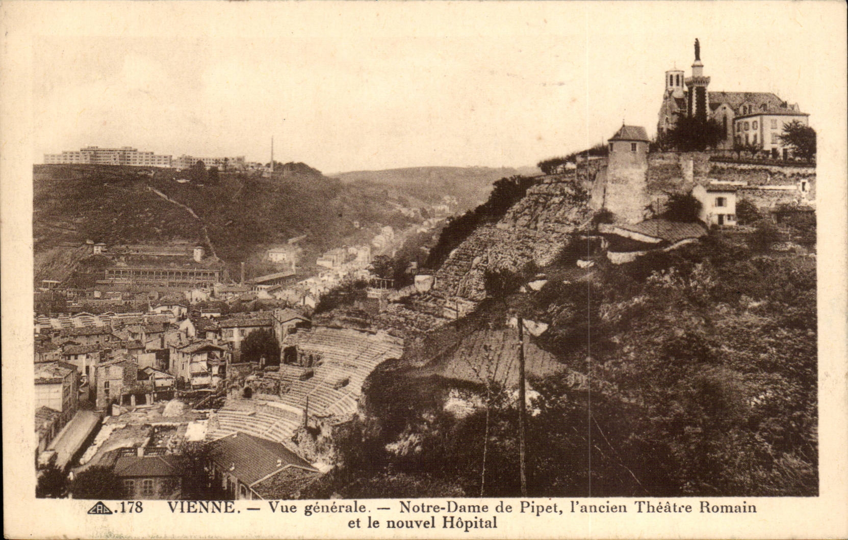Vienne CPA Vue generale Notre DAme de Pipet l'ancien theatre romain et le nouvel hopital