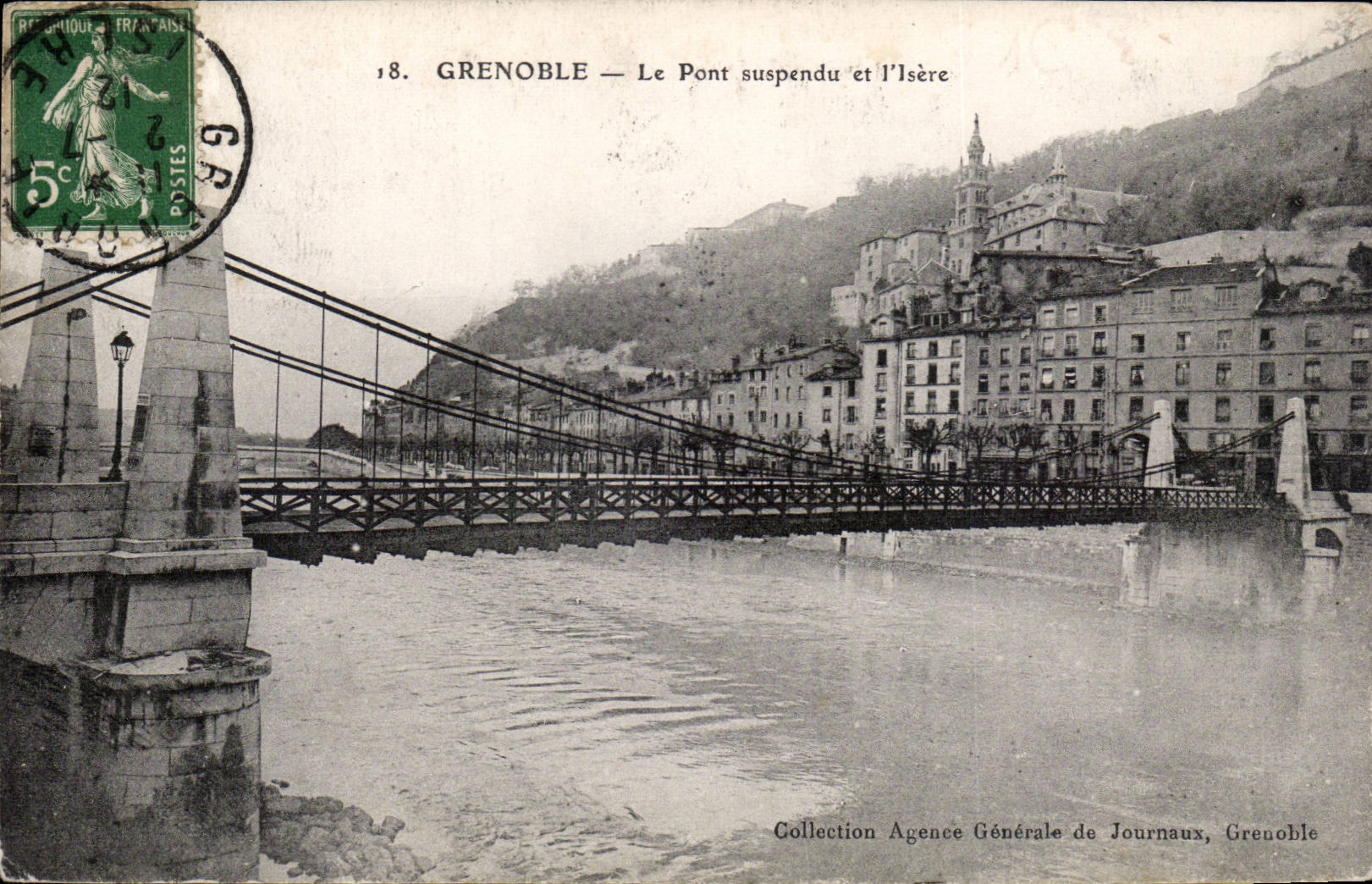 Grenoble CPA Le pont suspendu et l'Isere