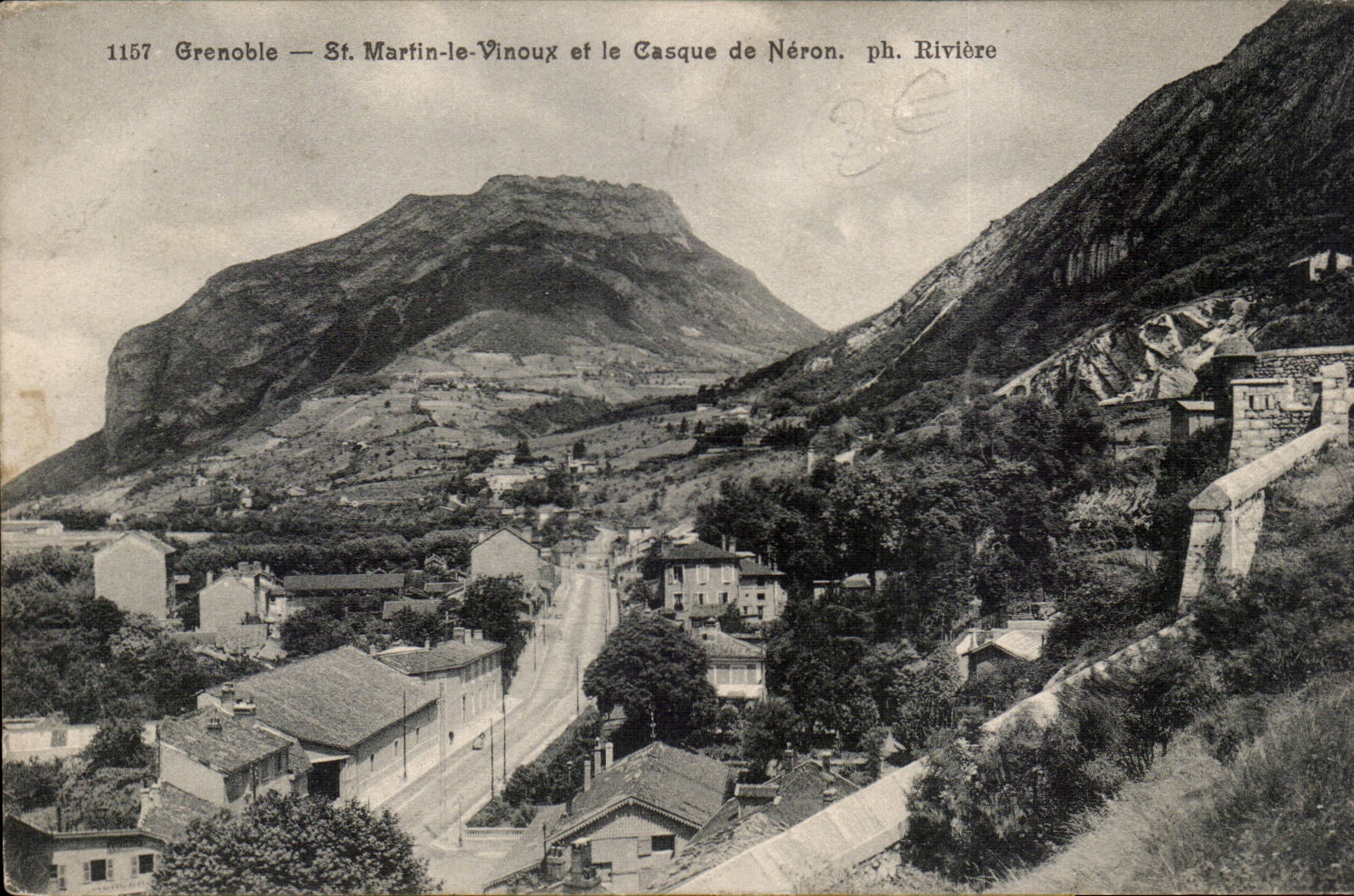 Grenoble — St. Martin-le-Vinoux et le Casque de Néron — ph. Rivière