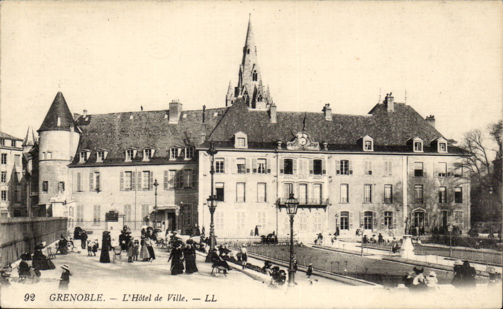 Grenoble — L'Hôtel de Ville — LL