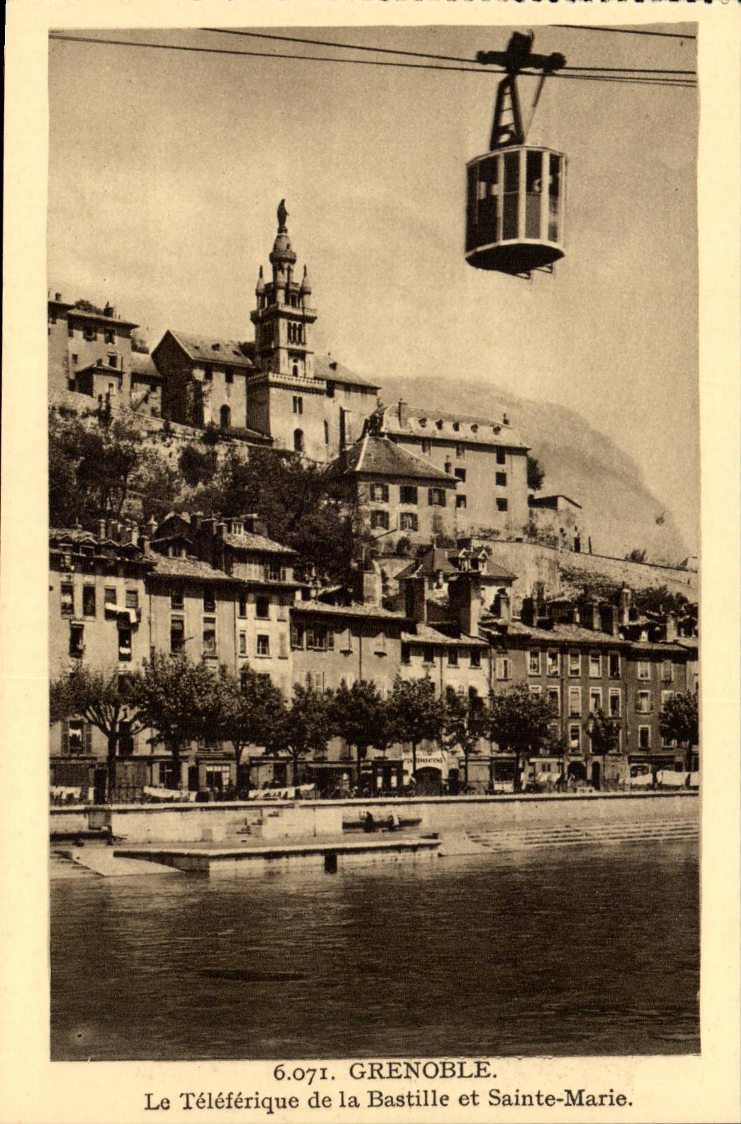 Dauphine CPA Grenoble Le teleferique de la Bastille et Sainte Marie