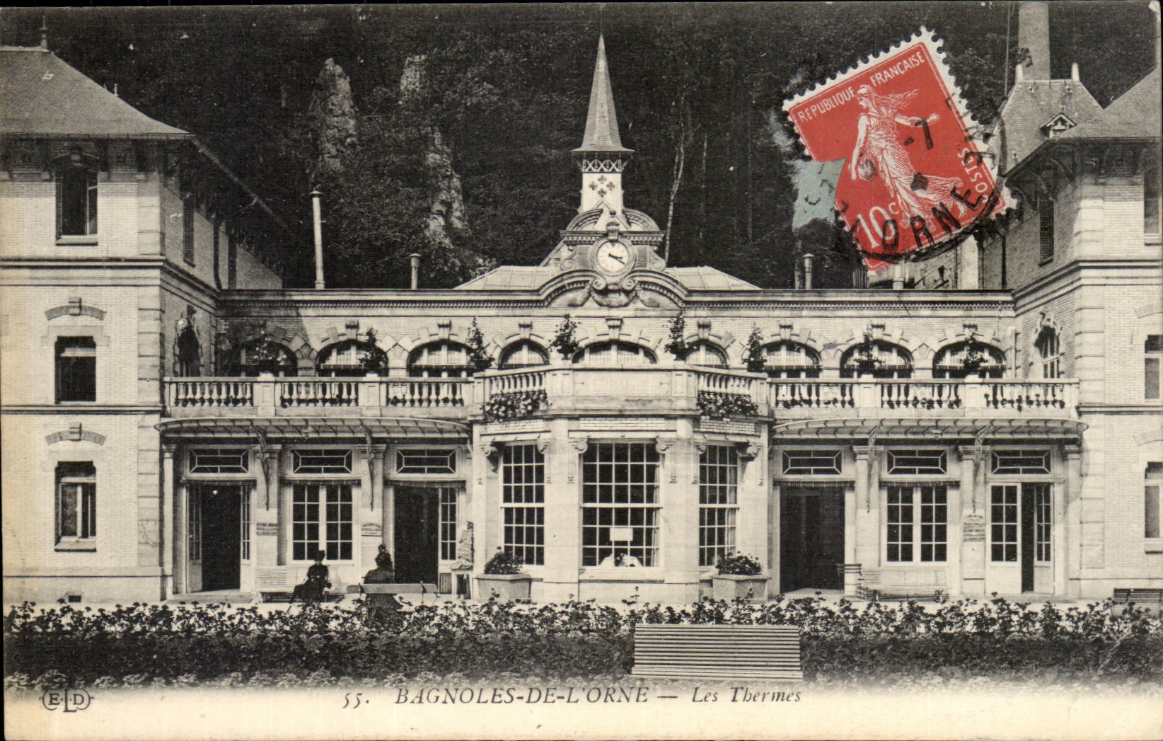 CPA Bagnoles de l'orne Les thermes