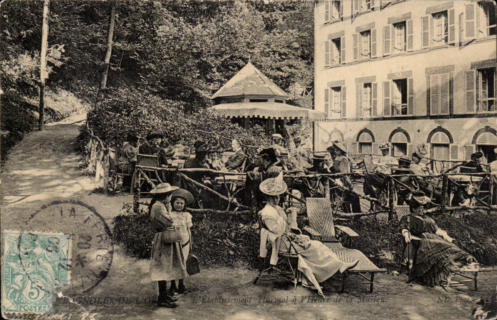 Bagnoles de l'orne CPA Etablissement thermal a l'heure de la musique