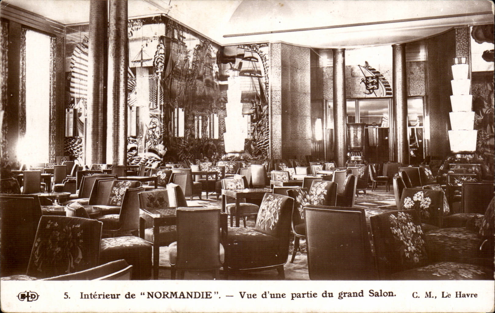 CPA Interieur du Normandie Vue d'une partie du grand salon (paquebot)