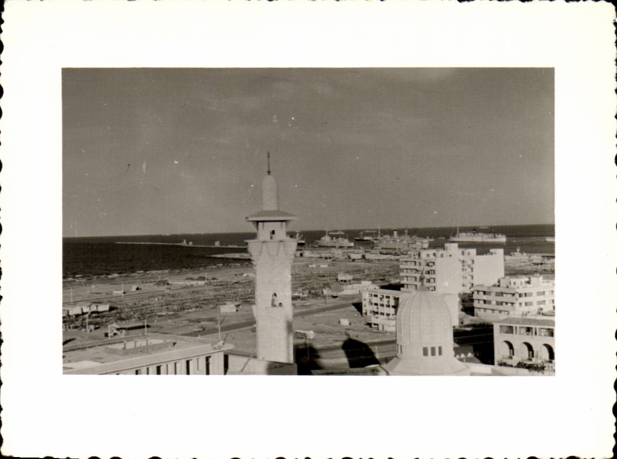 CPA CARTE PHOTO Vue d'un port