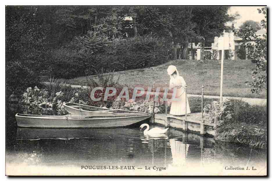 Pougues les Eaux - Jolie Femme - Le Cygne Le Lac - bateau - boat CPA 