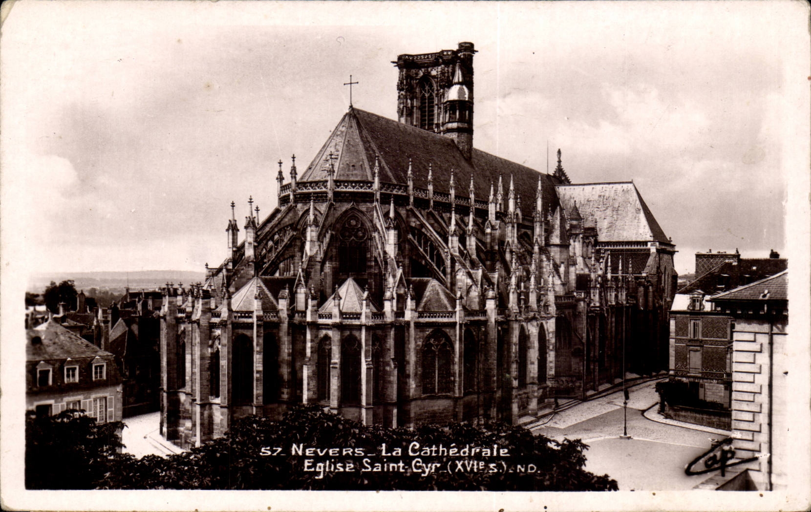 Nevers - La Cathedrale - Eglise Saint Cyr - CPA 